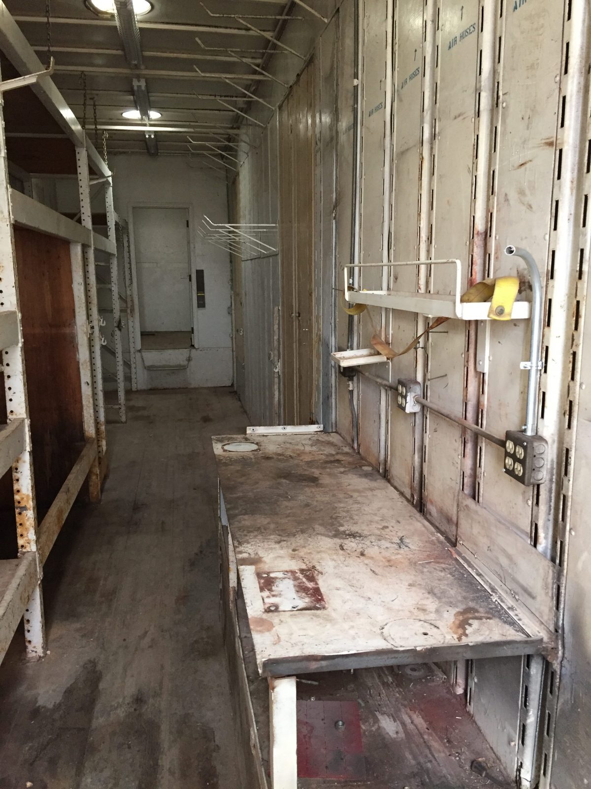 Used Semi-Trailer Vans - Image 9