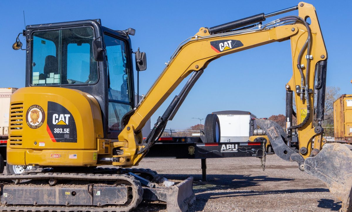 Caterpillar 303.5EH2R Excavator - Image 4